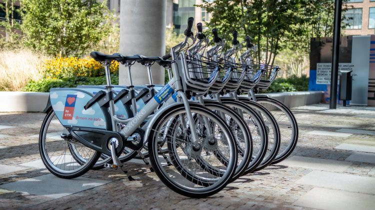 Cyklisté se na sdílených kolech v Brně opět projedou hodinu denně zdarma