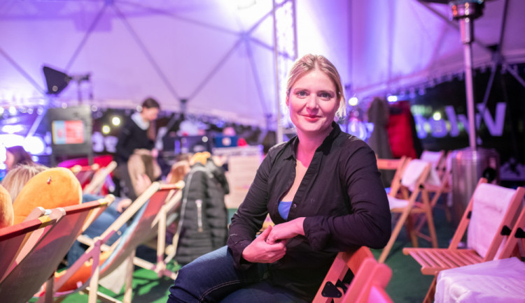 Události jsou intenzivním zážitkem. Claire bych dříve hrát nemohla, říká herečka Dana Verzichová.