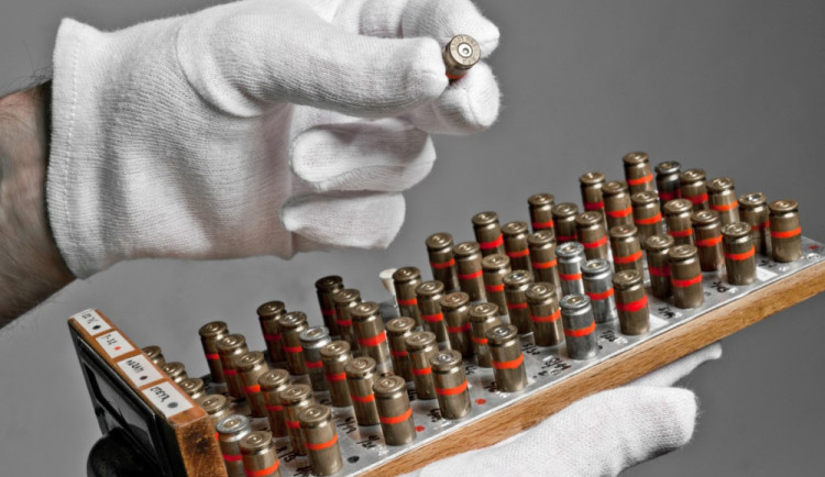 Když vědci pracují ve službách zákona. Kriminalistický ústav v Praze slaví 65 let.