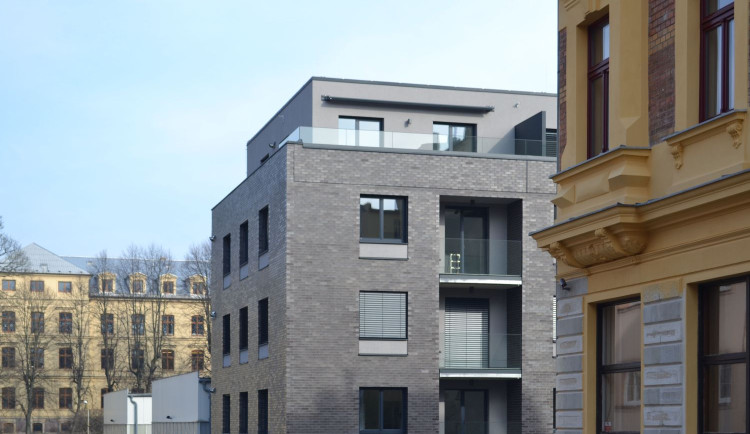 Nenápadný dům nedaleko centra je chytrý a šetrný k přírodě