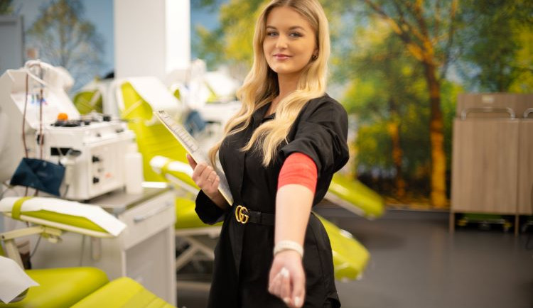 Dárcovství tvoří nedílnou součást mého života, říká vicemiss Sarah Horáková.