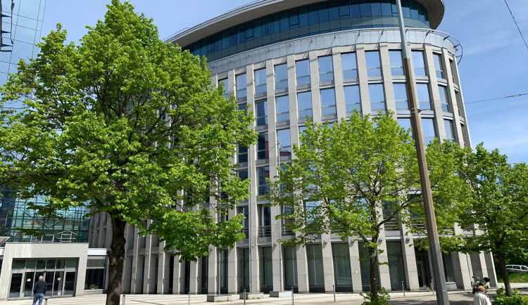 Radnice Prahy 10 se stěhuje z Vršovic. Několik let bude ve Strašnicích