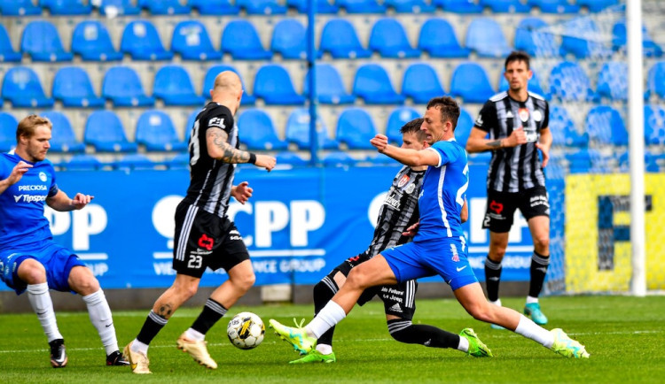 Slovan vyřadil Budějovice, v odvetě vyhrál 4:0. Ve finále si zahraje s Hradcem