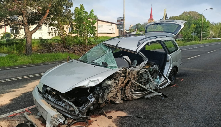 Kolegové jeli po noční z práce, cesta skončila vážnou nehodou