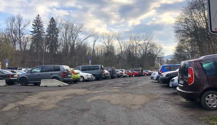 Stavba parkoviště a opěrné zdi v Pastýřské ulici začne o prázdninách