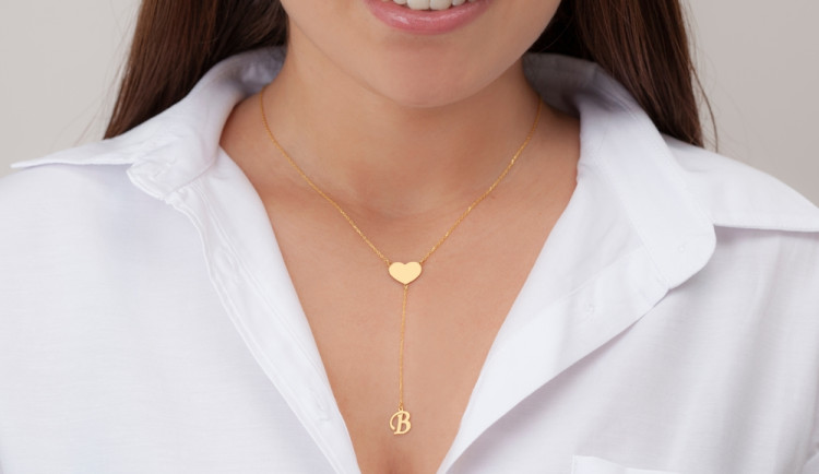 Copyright (c) 2022 1jewelry/Shutterstock.  No use without permission.