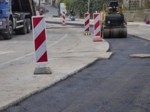 Řidiče v Česku čekají v letních měsících desítky dopravních omezení