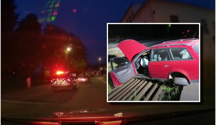 VIDEO: Po zběsilé honičce s policií havaroval řidič v kolejišti a dal se na útěk, zastavil ho až varovný výstřel