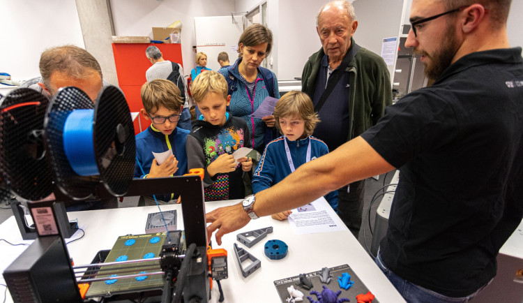 Ústav pro nanomateriály CXI se na den dětí otevře veřejnosti