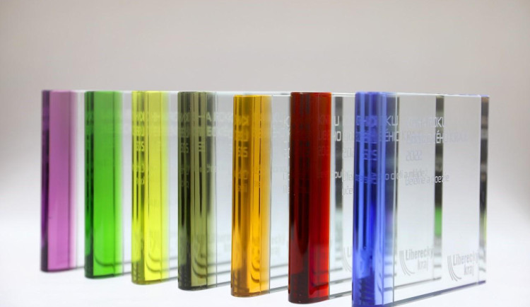 V soutěži Kniha roku zaujali liberecký fotograf i kroje Podještědí