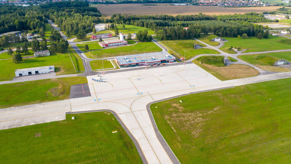 Vojáci z táborského praporu zahájili cvičení na letišti v Plané