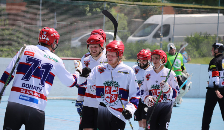 Druholigovými mistry díky drtivé výhře. Hokejbalisté SK Jihlava ovládli rozhodující finálový zápas 11:0