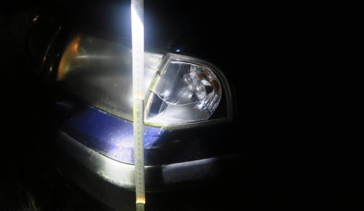 Opilý řidič na Mácháči boural na parkovišti. Šel jsem se do auta jen vyspat, tvrdil policistům