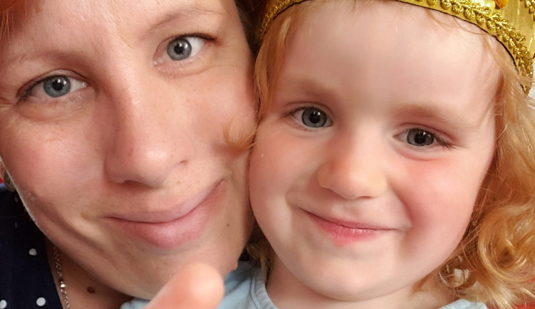 Barborka z Třebíčska se málem utopila v kádi s vodou, díky reakci a spolupráci záchranářů ale žije plnohodnotný život