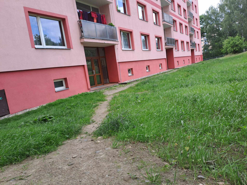 Lidem v Rychtářské se nelíbí úpravy sídliště. Podle nich jsou nedotažené