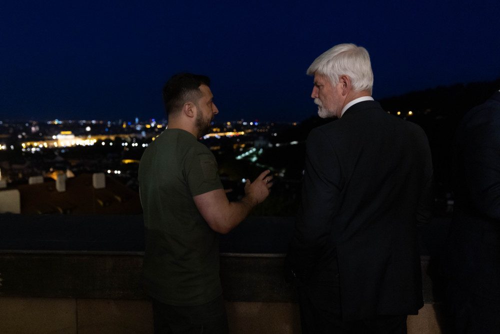 Ukrajinský prezident Volodymyr Zelenskyj měl pozvání do Prahy prakticky od začátku války na Ukrajině.