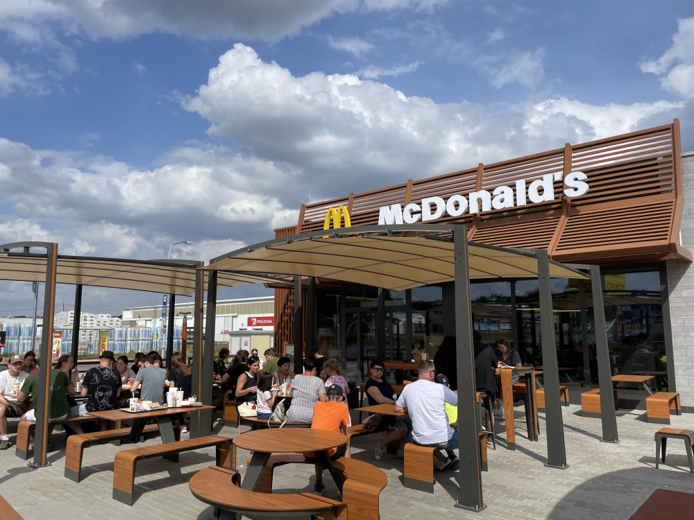 Znojmo zachvátila fastfoodová horečka. Ve městě otevřel první McDonald's