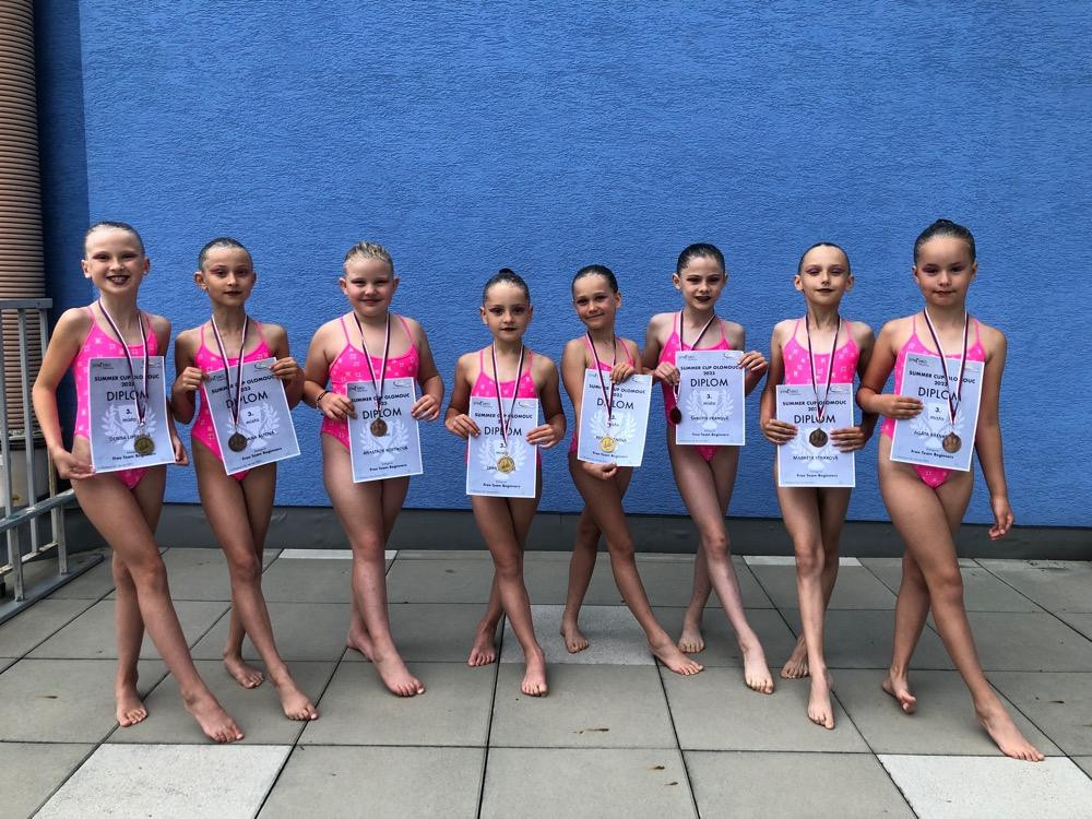 Zlatá tečka za náročnou sezonou. Olomoucké akvabely se vyznamenaly na domácím závodě