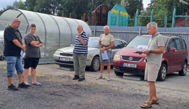 Město dražilo čtyři odtažená auta z ulic, všechna mají nové majitele
