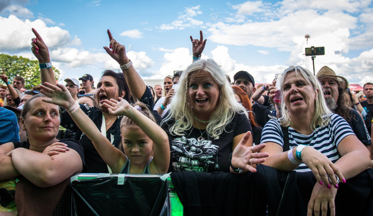 Ostřílené hvězdy i mladí zpěváci, takový byl pátek na festivalu Benátská!