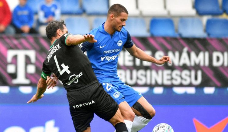 Slovan v nastavení inkasoval a s Bohemians prohrál. Rozhodl Kozák