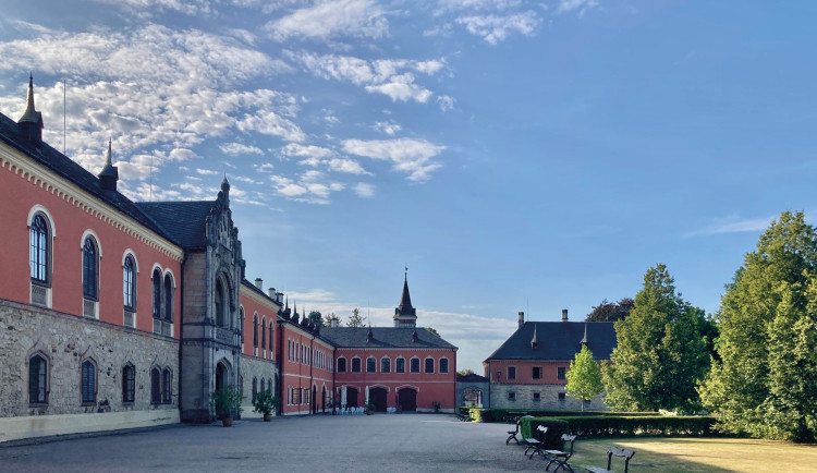 Trosky, Frýdlant, Bezděz. Návštěvníky lákají památky napříč krajem