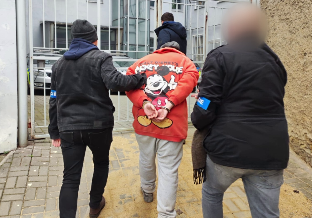 Podvodník může do vězení až na dva roky.