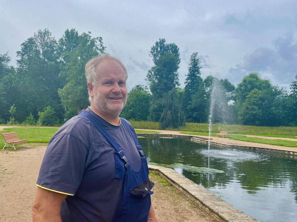 V zámeckém parku mají nové rybky. Volavky nám je loví, popisuje správce