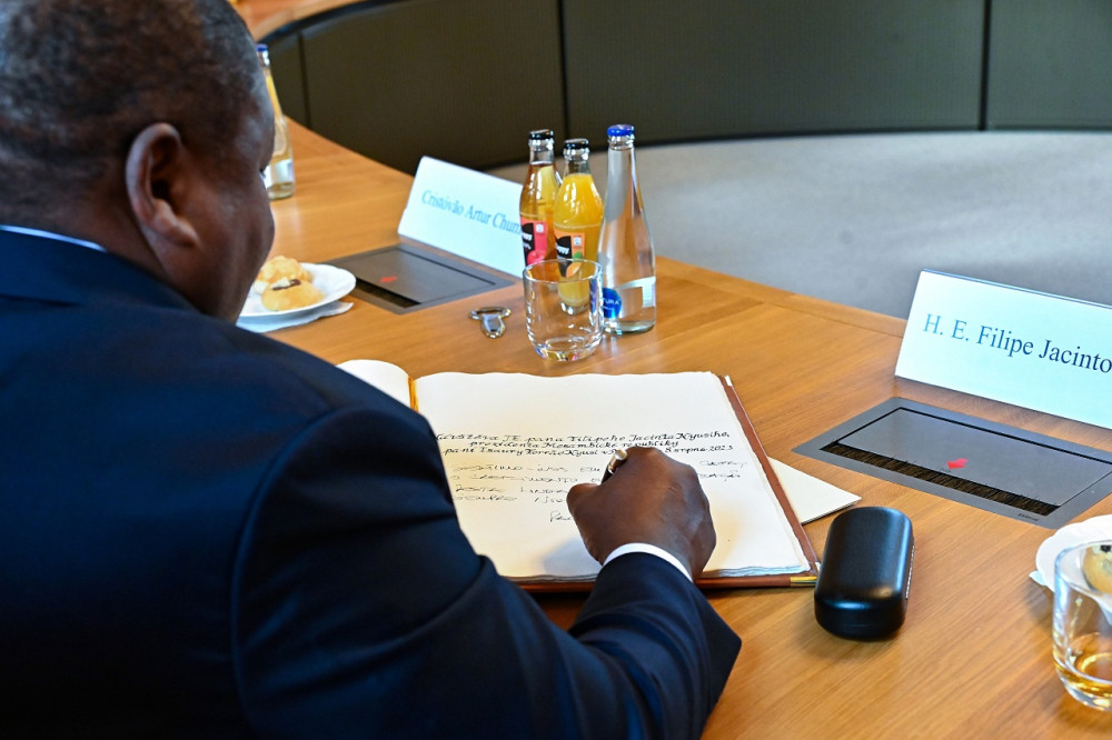 Prezident Mosambiku se po letech vrátil do Brna. Vzpomínal na studium i diskotéky