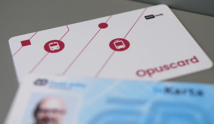 Změna odbavovacího systému ve veřejné dopravě v kraji se blíží. Lidé s výměnou lítaček otálí