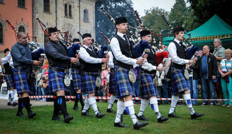 Sychrovem se rozezní dudy. Tradiční Skotské hry budou už po třiadvacáté