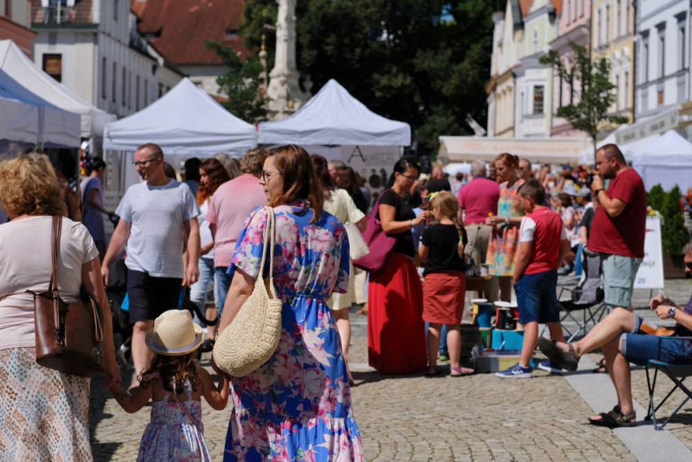 KULTURNÍ TIPY: Užijte si Vesmírný večer, MINT Market v Třeboni nebo si prohlédněte táborské dvorky