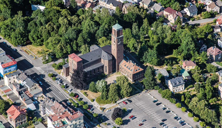 Horní náměstí zaplní Jablonecká perle. Parkujte jinde a přijďte se bavit