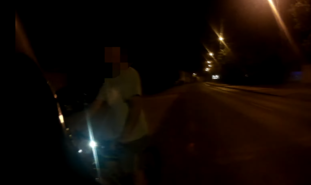 Cyklista nadýchal dvě promile. Upozornil na sebe jízdou po hlavní bez osvětlení