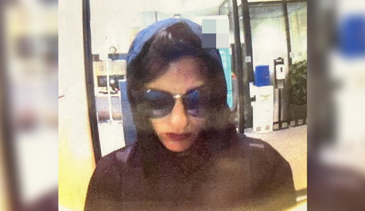 Žena platila za nákupy cizí kartou. Svou tvář ukázala, když zjišťovala zbývající částku