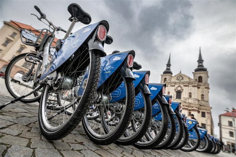 Sdílená kola už využívá skoro každý pátý Jihlavan. V krajském městě přibyla hned tři nová stanoviště .