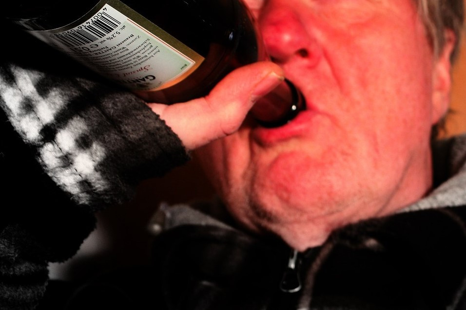 Vyléčení alkoholismu napoprvé je výjimečné. Léčbu komplikuje nedostatek léku antabus