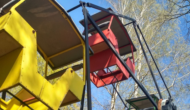 Z dětského koutku nadobro zmizí ruské kolo. Definitivně dojezdilo