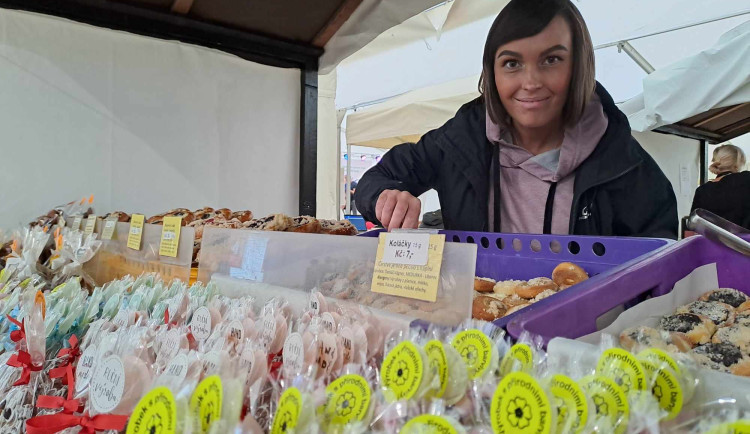 Perníčky, sýry, šunka i třeba pálenky. V Liberci zavoněly regionální dobroty