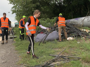 Co vše skrývá černá skládka? Rozboru jedné takové jsme se zúčastnili