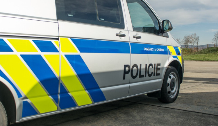 Smrtelná nehoda v Rejdicích. Srážku s náklaďákem nepřežil motorkář