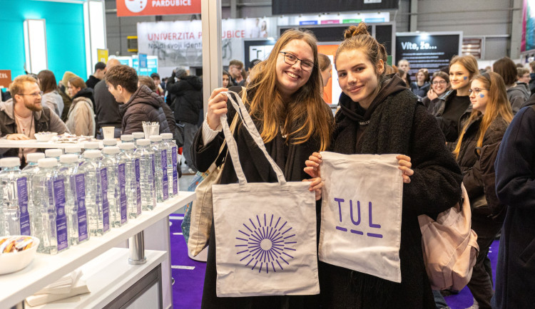 Největšími taháky univerzity jsou letos humanitní a zdravotnické obory