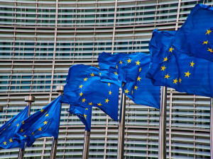 Pohublá Evropská komise a konec práva veta. Skupina akademiků navrhla „překopání“ EU