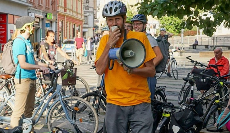 Podmínky pro cyklisty se v Liberci roky nezlepšily, spíš zhoršily, říká Pavel Matějka ze spolku Cyklisté Liberecka
