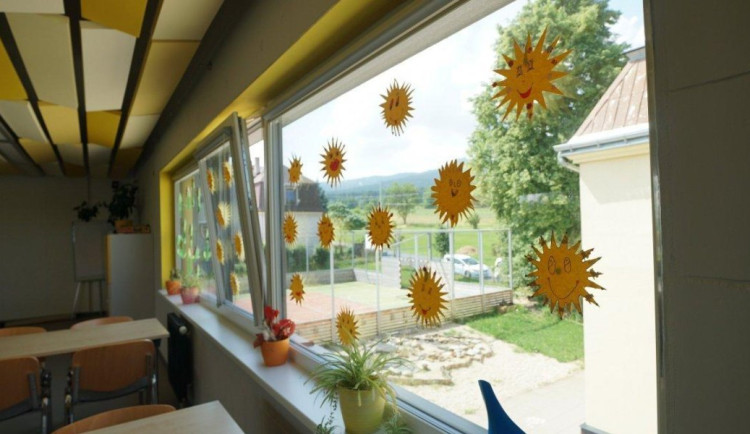 Škola v Ostašově se rozšíří o učebnu. Město vyjde na 5,6 milionu