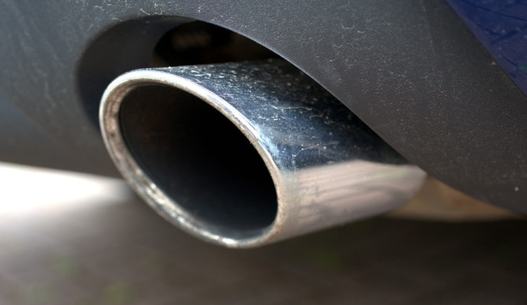 Česko prosadilo u ostatních států EU svoji představu nové emisní normy na auta. Je zpátečnická, tvrdí kritici