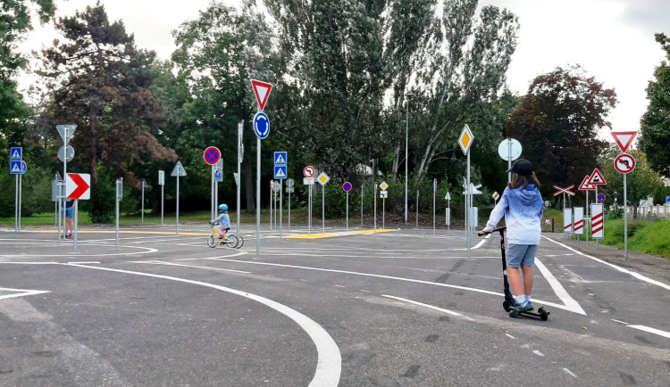 U Letenské pláně vzniká nové dopravní hřiště