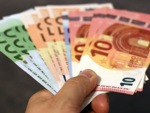 Nová slovenská vláda zvýší zřejmě sociální platby občanům, shodují se analytici