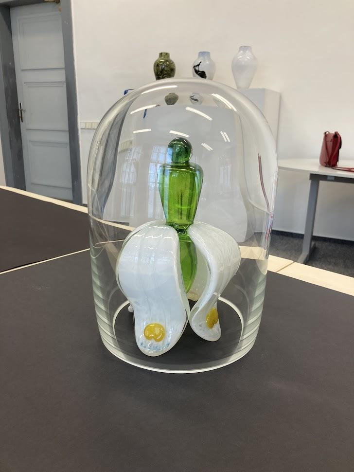 Skleněná díla žákyň železnobrodské školy jdou do benefiční aukce UNICEF