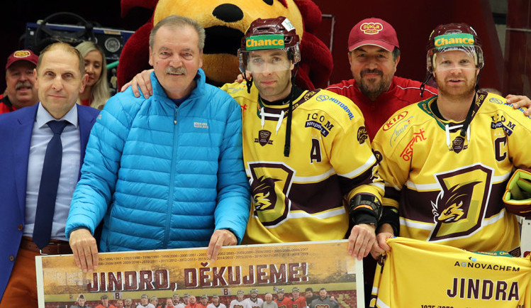 Zemřel Jindřich Hurda, legendární masér a kustod Dukly Jihlava. Byl to skvělý borec, vzpomínají hráči